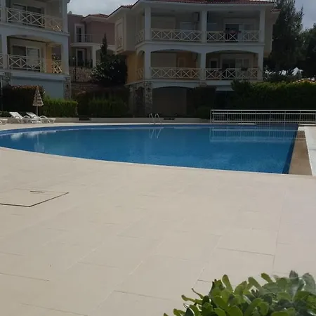 Pool Front Lux Tripleks فيلة كوشاداسيه